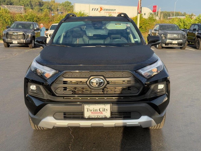 Toyota RAV4 Vehicle Image 9