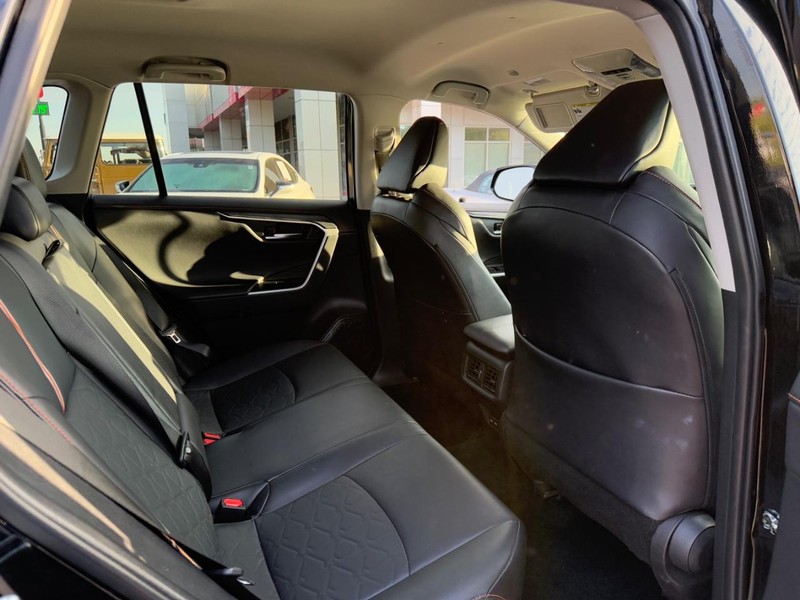 Toyota RAV4 Vehicle Image 10