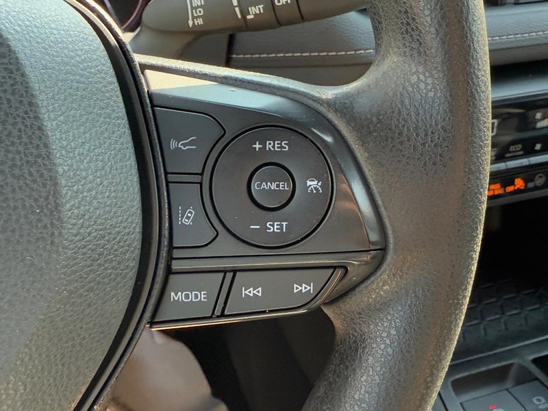 Toyota RAV4 Vehicle Image 18