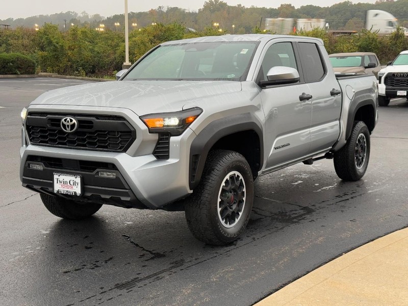 Toyota Tacoma 4WD Vehicle Image 9