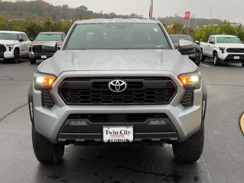 Toyota Tacoma 4WD Vehicle Image 10