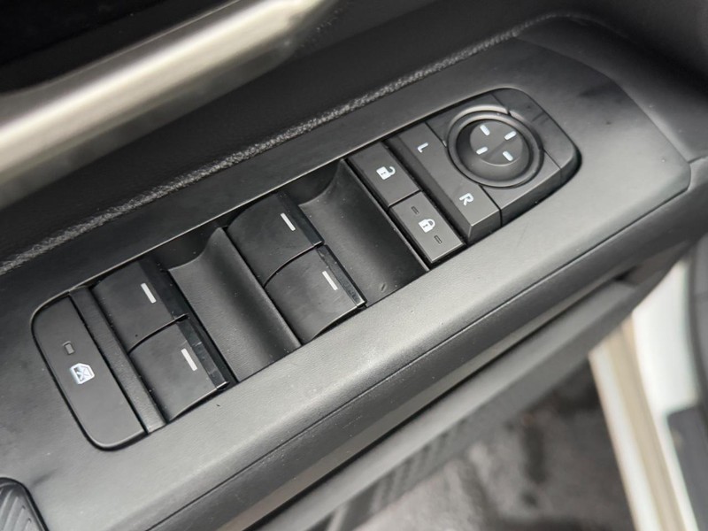 Toyota Tacoma 4WD Vehicle Image 15