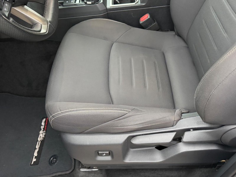 Toyota Tacoma 4WD Vehicle Image 16