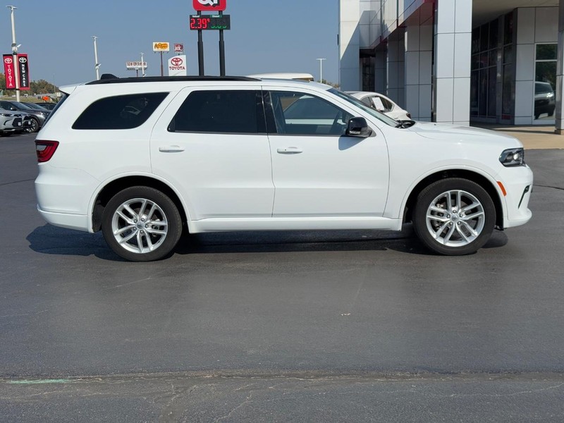 Dodge Durango Vehicle Full-screen Gallery Image 02