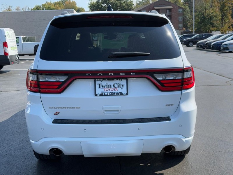 Dodge Durango Vehicle Full-screen Gallery Image 05