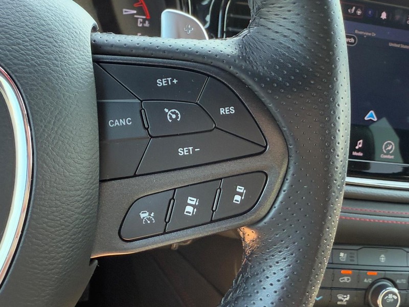 Dodge Durango Vehicle Full-screen Gallery Image 19