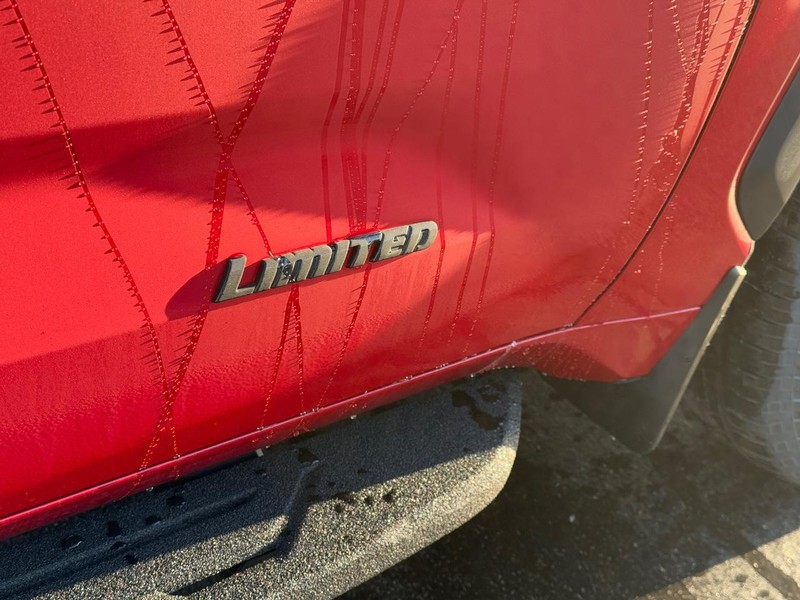 Toyota Sequoia Vehicle Image 5