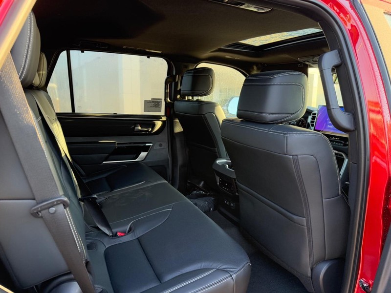 Toyota Sequoia Vehicle Image 6