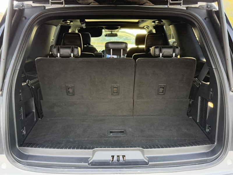 Ford Expedition Vehicle Image 4