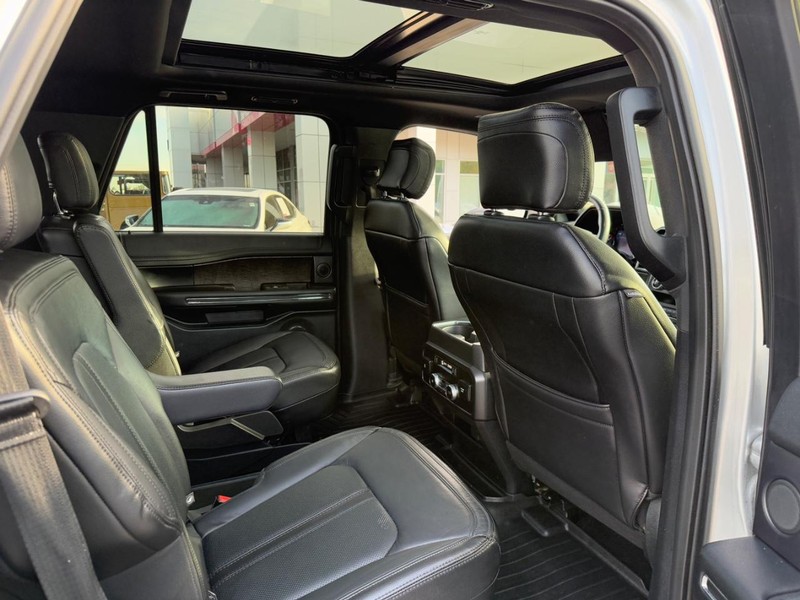 Ford Expedition Vehicle Image 12