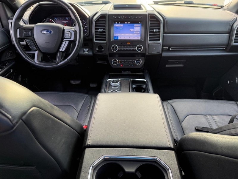 Ford Expedition Vehicle Image 13