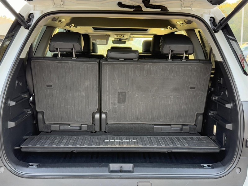Toyota Sequoia Vehicle Image 4