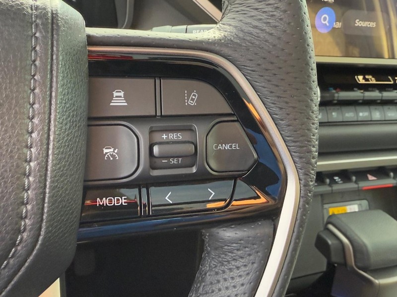 Toyota Sequoia Vehicle Image 22