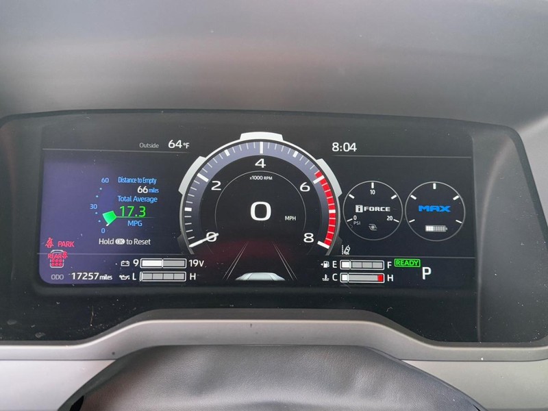 Toyota Sequoia Vehicle Image 23