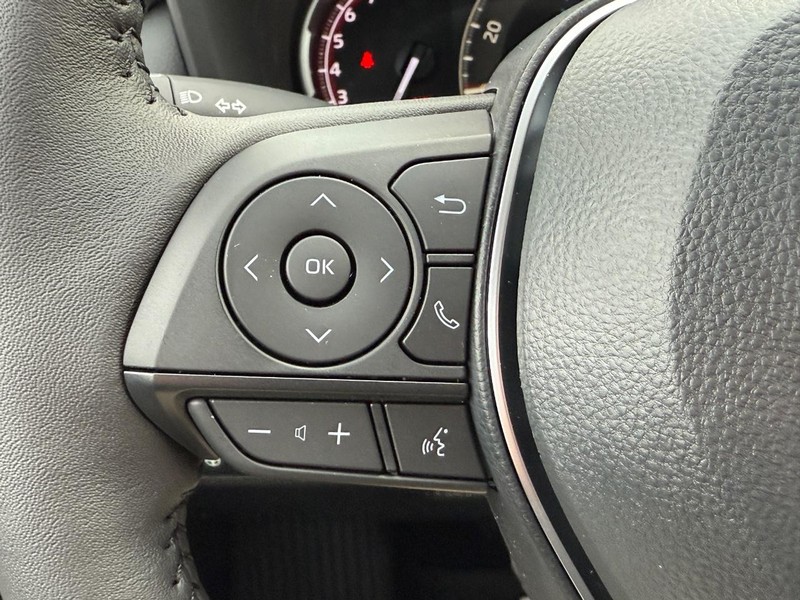 Toyota RAV4 Vehicle Image 12