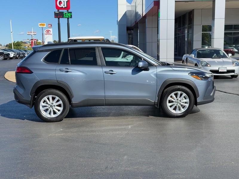 Toyota Corolla Cross Vehicle Image 2