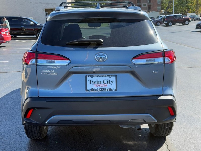 Toyota Corolla Cross Vehicle Image 5