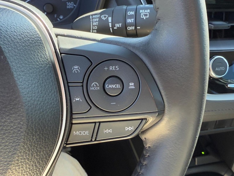 Toyota Corolla Cross Vehicle Image 18