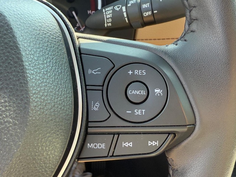 Toyota RAV4 Vehicle Image 18