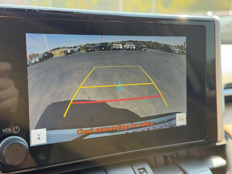 Toyota RAV4 Vehicle Image 21