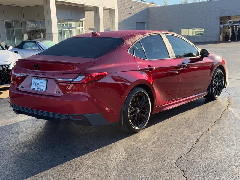 Toyota Camry Vehicle Image 3