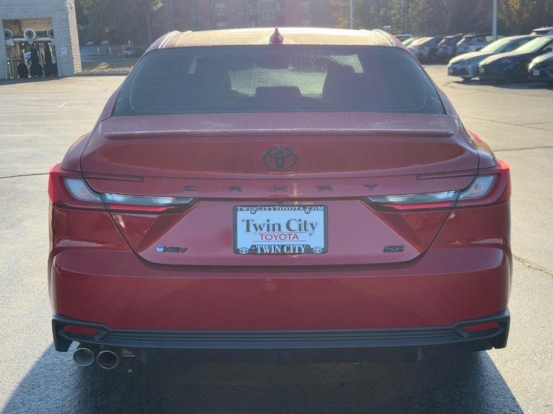 Toyota Camry Vehicle Image 5