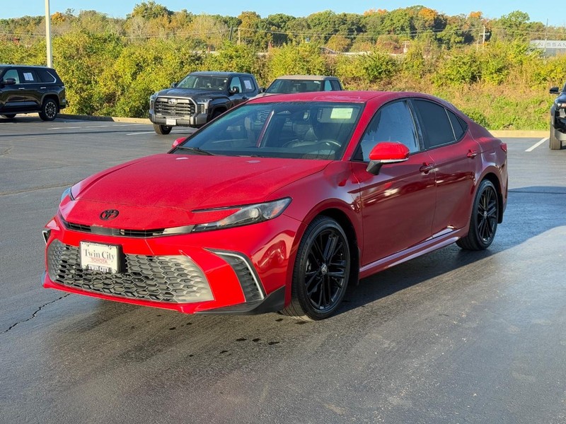 Toyota Camry Vehicle Image 9