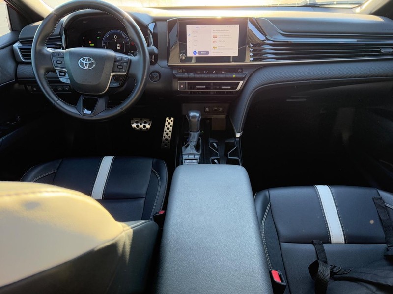 Toyota Camry Vehicle Image 12