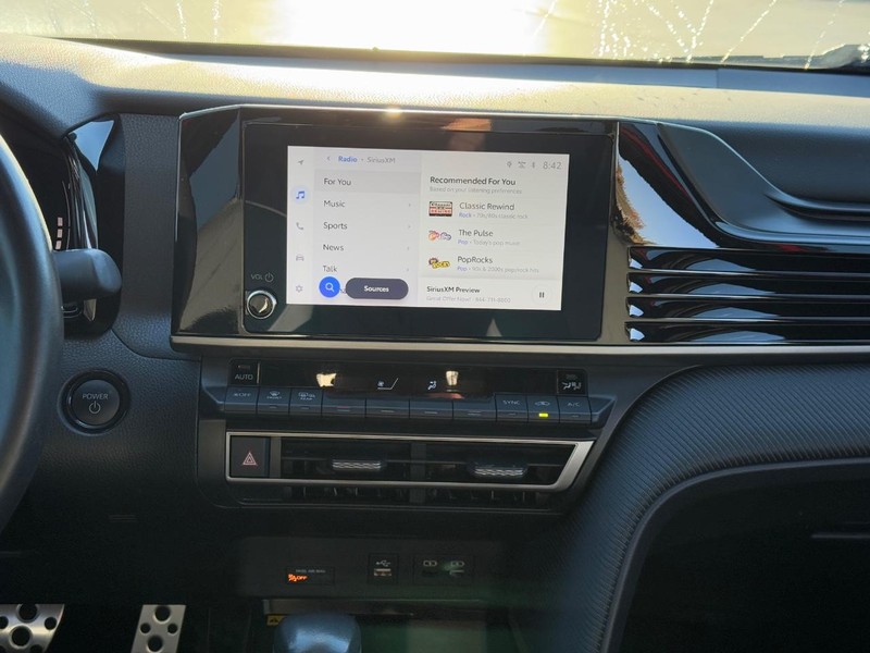 Toyota Camry Vehicle Image 14