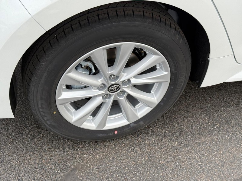 Toyota Corolla Hatchback Vehicle Image 5