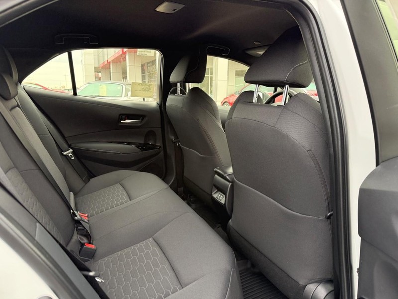 Toyota Corolla Hatchback Vehicle Image 6