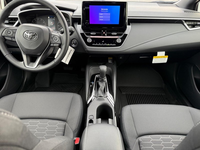 Toyota Corolla Hatchback Vehicle Image 7