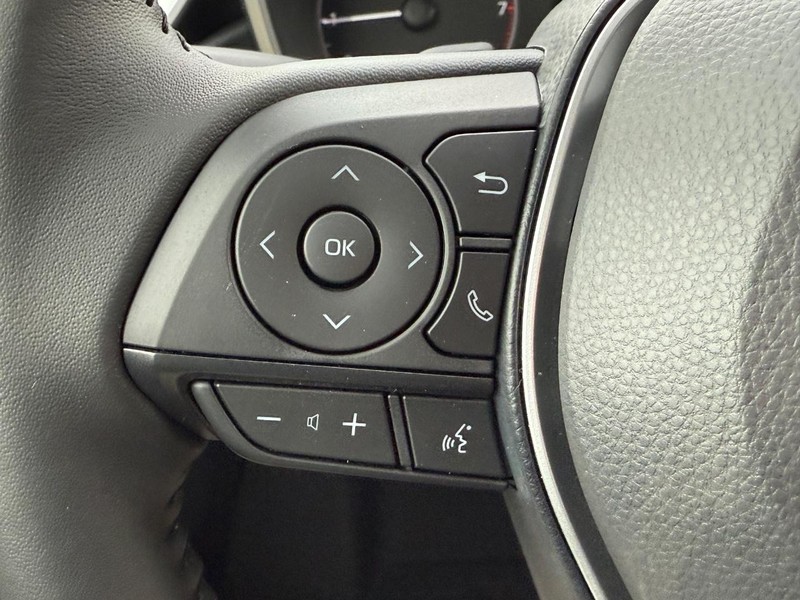 Toyota Corolla Hatchback Vehicle Image 12