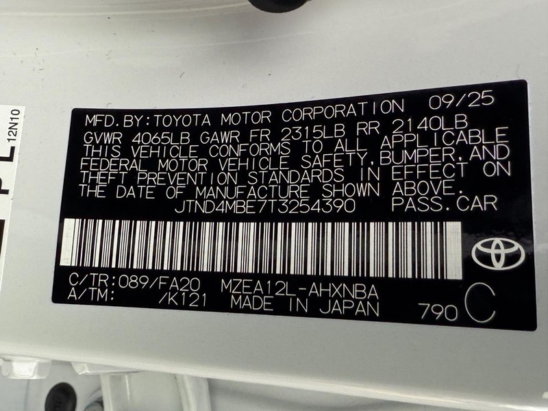 Toyota Corolla Hatchback Vehicle Image 16