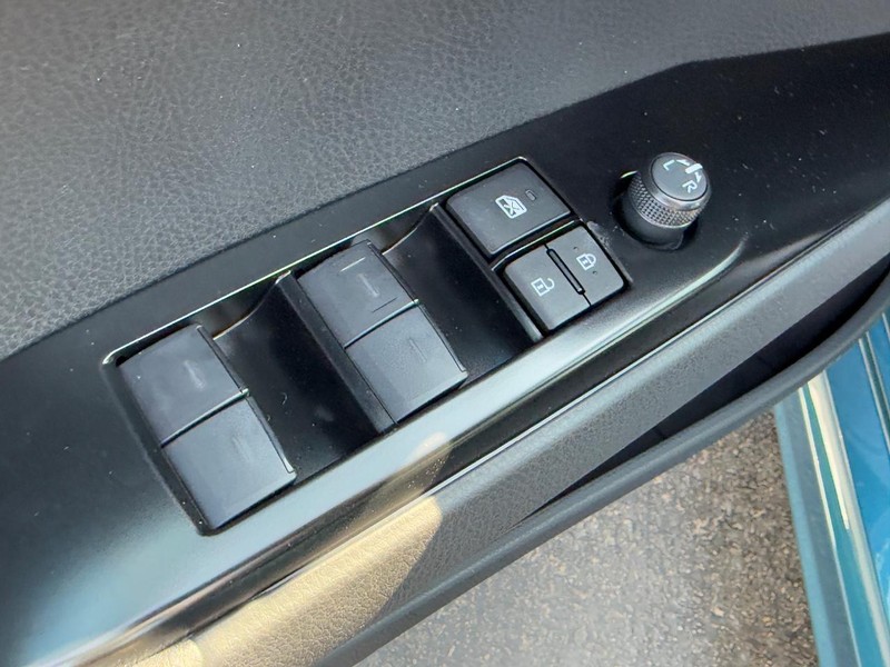 Toyota Camry Vehicle Image 10