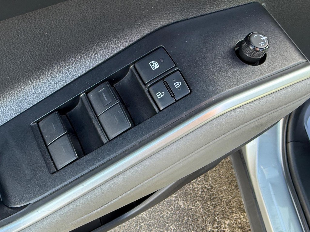 Toyota Highlander Vehicle Image 15