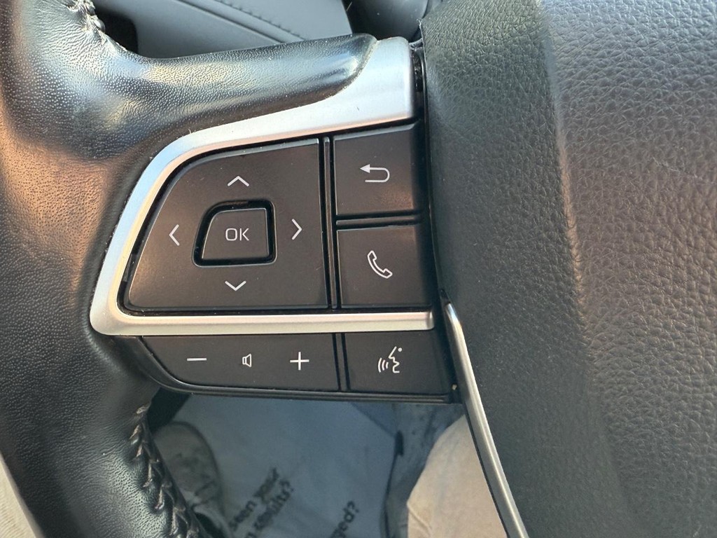 Toyota Highlander Vehicle Image 17