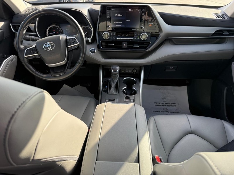 Toyota Highlander Vehicle Image 12