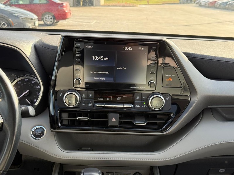 Toyota Highlander Vehicle Image 14