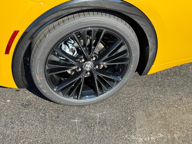 Toyota Prius Vehicle Image 5