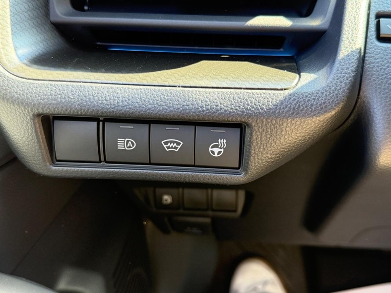 Toyota Prius Vehicle Image 12