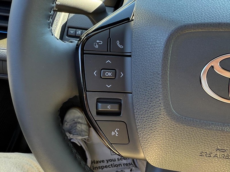 Toyota Prius Vehicle Image 13