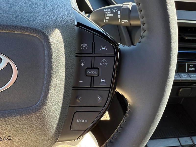 Toyota Prius Vehicle Image 14