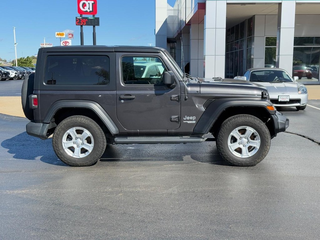 Jeep Wrangler Vehicle Image 2