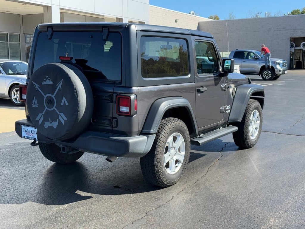 Jeep Wrangler Vehicle Image 3