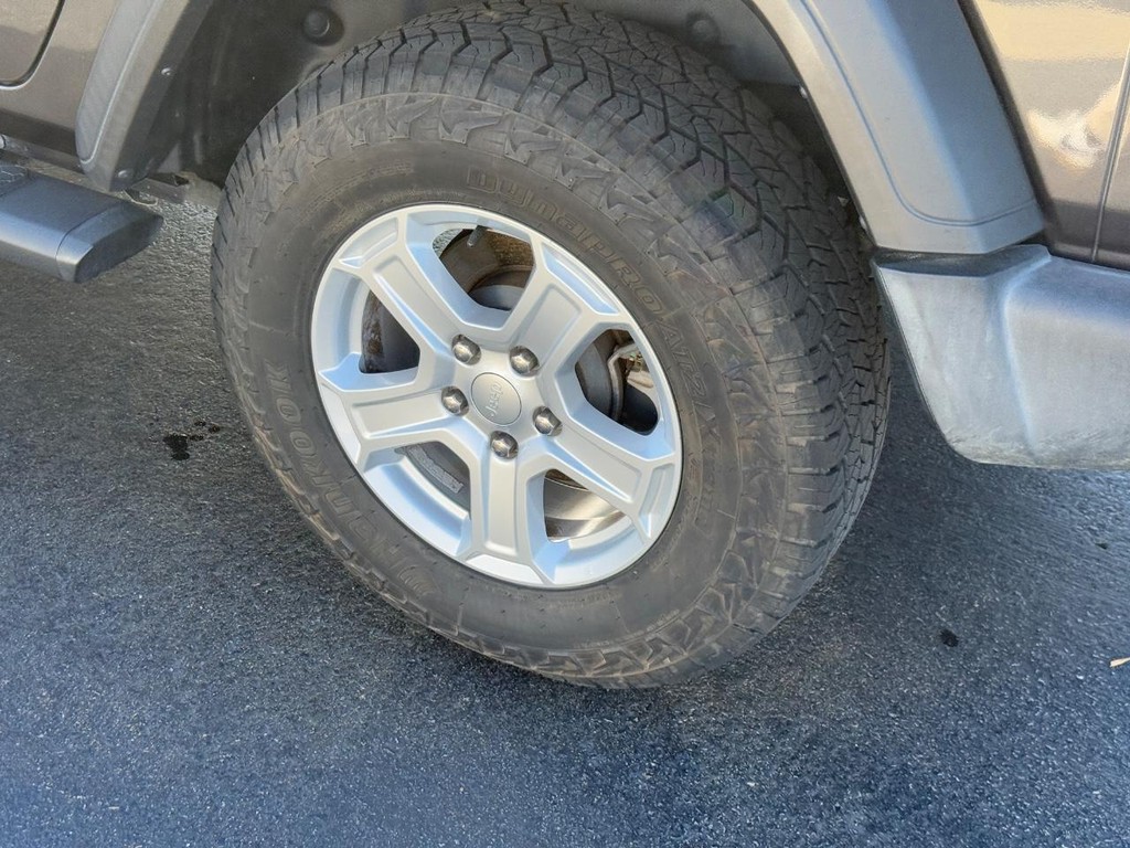 Jeep Wrangler Vehicle Image 6