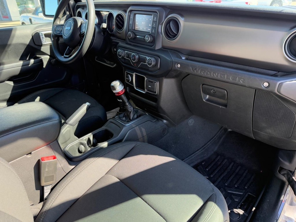 Jeep Wrangler Vehicle Image 10