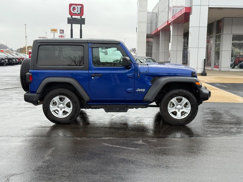 Jeep Wrangler Vehicle Image 2