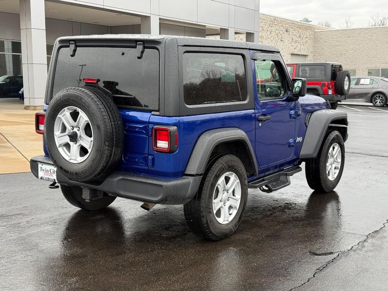 Jeep Wrangler Vehicle Image 3