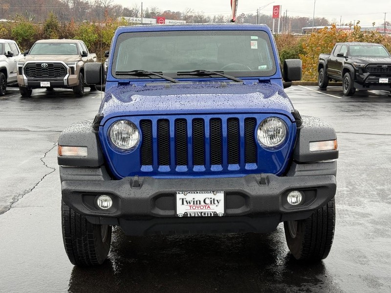 Jeep Wrangler Vehicle Image 9